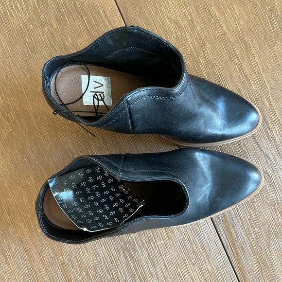 Dolce Vita ankle bootie - Picture 2 of 4